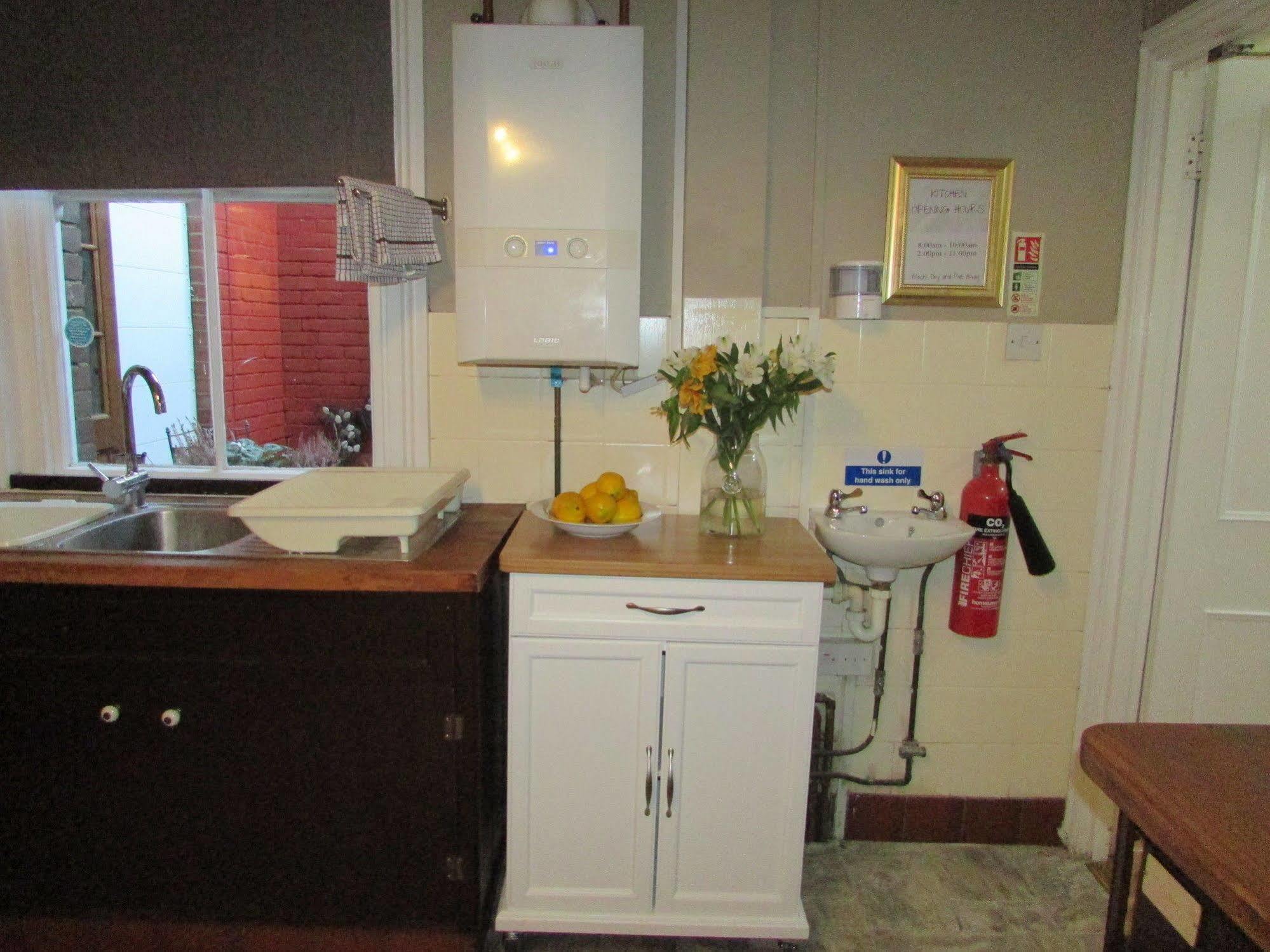 Kipps Backpackers Canterbury Bagian luar foto
